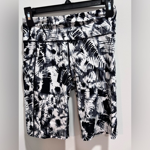 🩳 Calvin Klein Performance High-Waist Yoga/Running Shorts 🏃‍♀️ - Picture 2 of 11